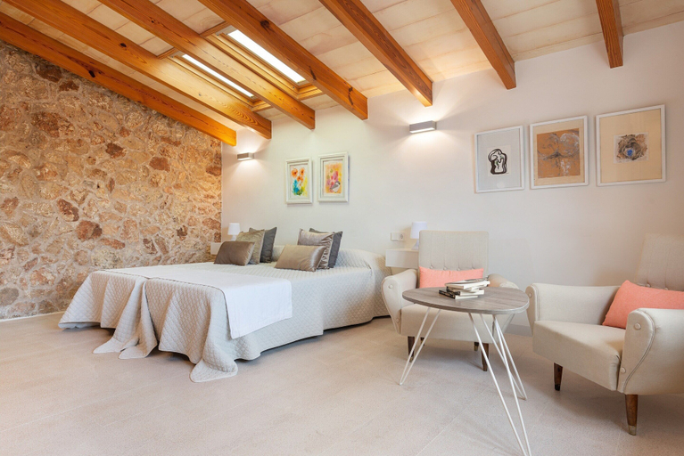 Room 5, Can Font - Villa With Private Pool, Baleares