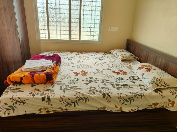 3, Hotel Blue Moon, Gadag