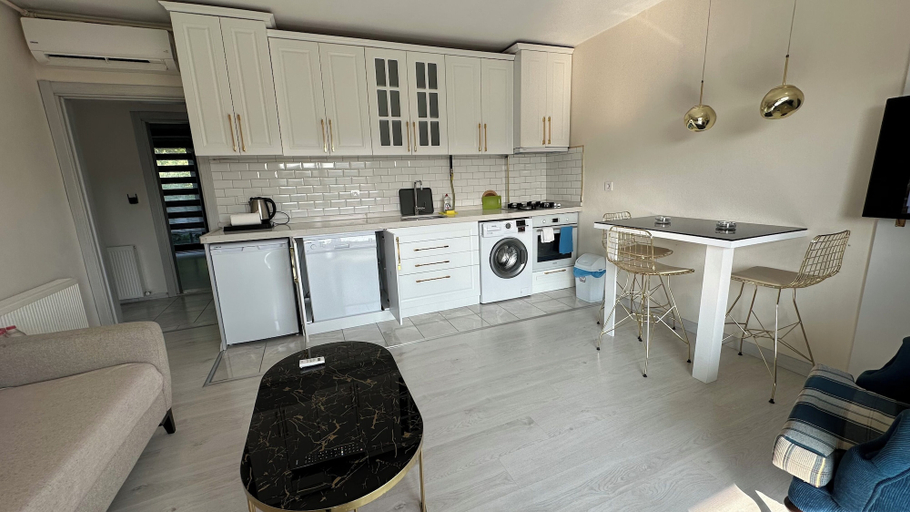 Private kitchen, Golden Hour Apartment, Nilüfer