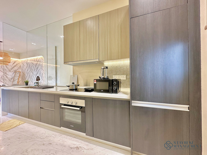 Private kitchen 5, Setia Sky 88 Johor Bahru by Stayrene, Johor Bahru