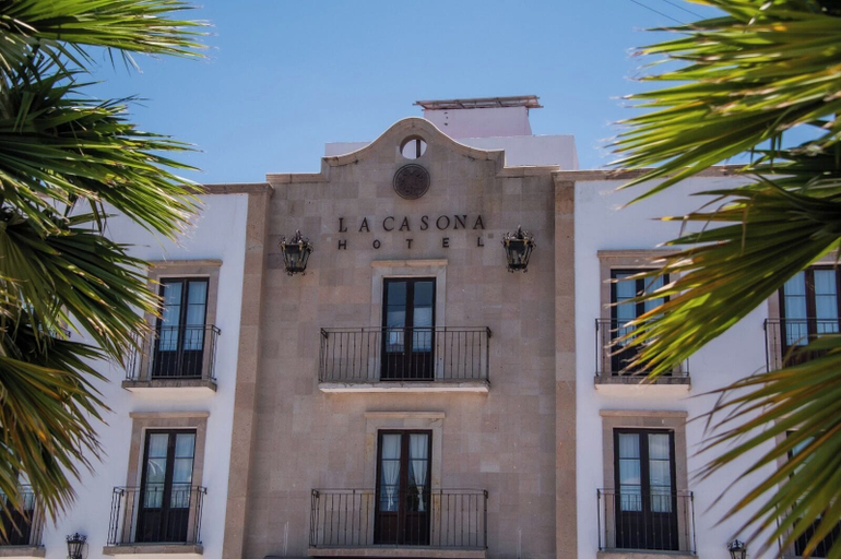 Exterior & Views