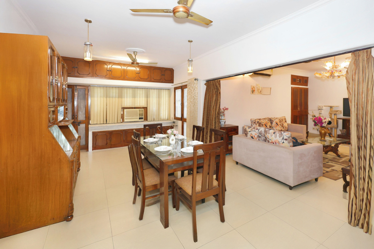 Living area 2, Amber Crest by Redolive10min ~airportdelhi2bhk, Delhi