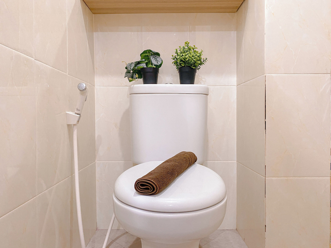 Bathroom 5, Functional And Combined Unit 2Br At Apartment Green Pramuka City, Jakarta Pusat