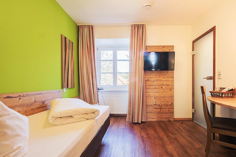 Bedroom 4, Landgasthof-Hotel Rebstock, Waldshut
