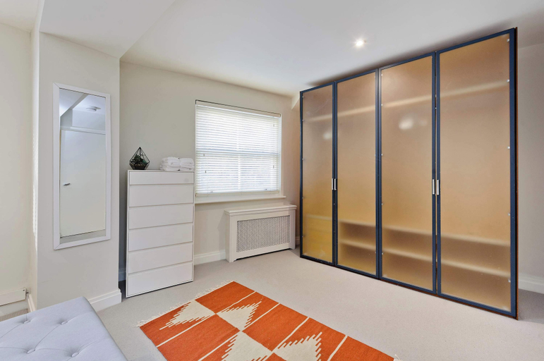 Bedroom 3, 2 Bedroom Mews House, Marble Arch, London