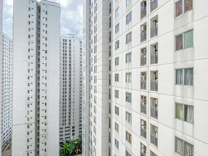 Exterior 4, Comfy Warm Tone 1Br At Apartment Bassura City, Jakarta Timur