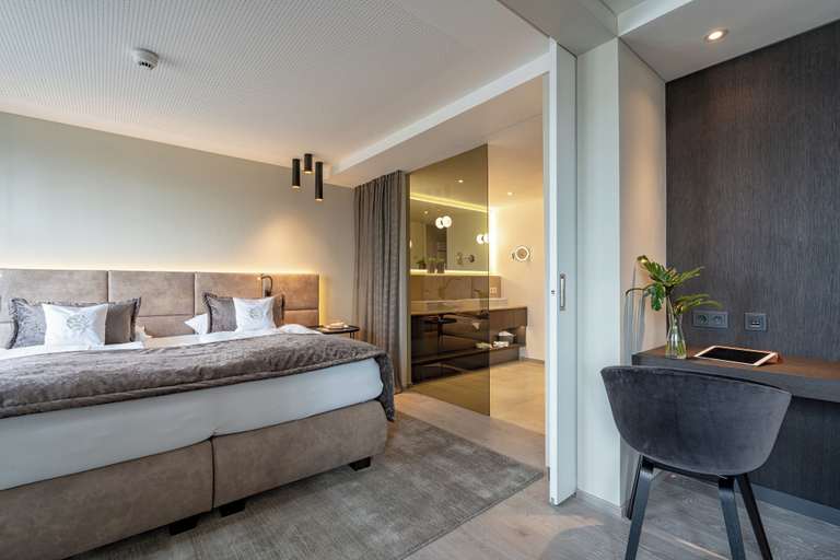 Bedroom 4, Hotel Riedenburg, Passau
