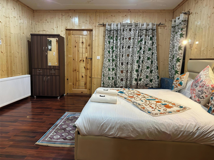 Bedroom 2, The Routes Pahalgam, Anantnag