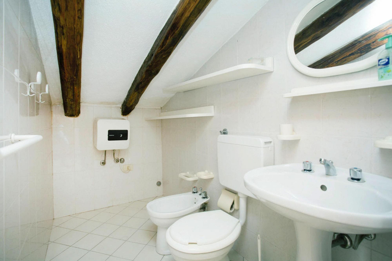 Bathroom 2, Apartment on Lipari with Stunning Sea View, Messina