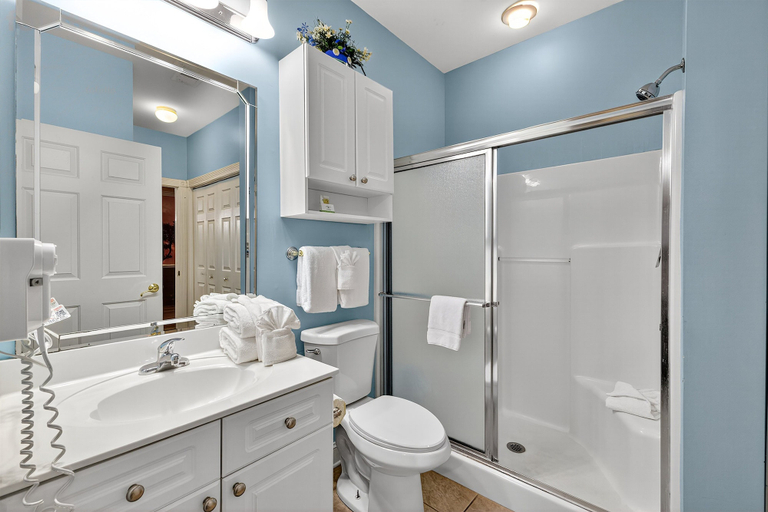 Interior 5, Magnolia Pointe Luster Leaf 4882-104, Horry