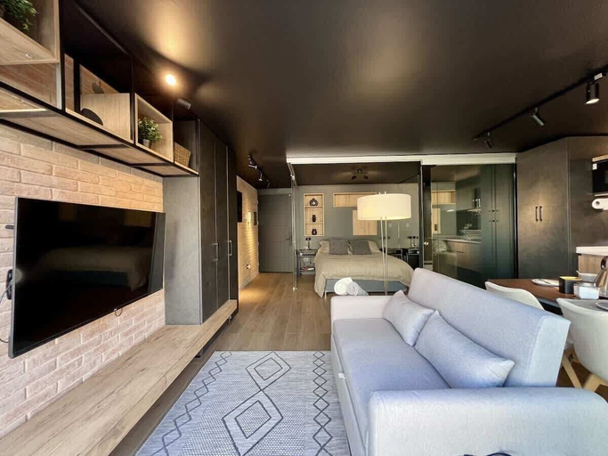 Room 2, Urbano Art Stico Santa Elvira Laundry Parking, Cordillera