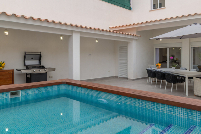 Balcony, Tastefully-furnished Villa in Mallorca, Baleares