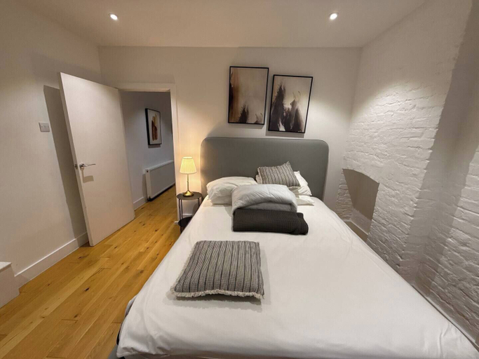 Room 4, Citylink Central Flat 3, London