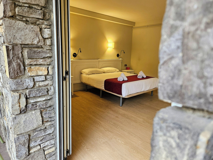 Room 5, Hotel Pere D'Urg 3000