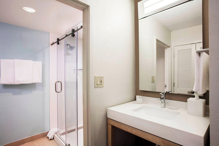 Bathroom 3, Courtyard by Marriott Myrtle Beach Barefoot Landing, Horry