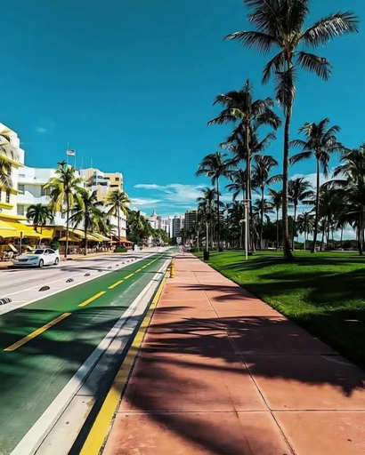 Room 5, Art Deco Stay 1 Block From Ocean Balcony, Miami-Dade