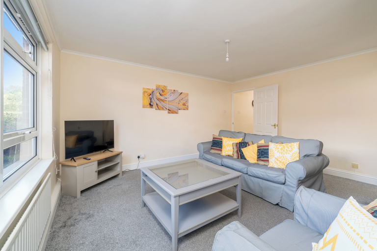 Living area 2, Redhill Holiday Home Sleeps 4 - Parking, Surrey