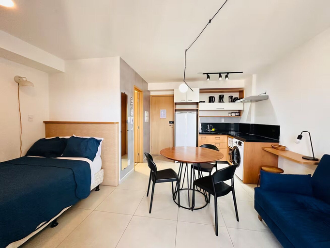 Room 4, Studio no Centro com Academia Piscina e Varanda, Juiz de Fora