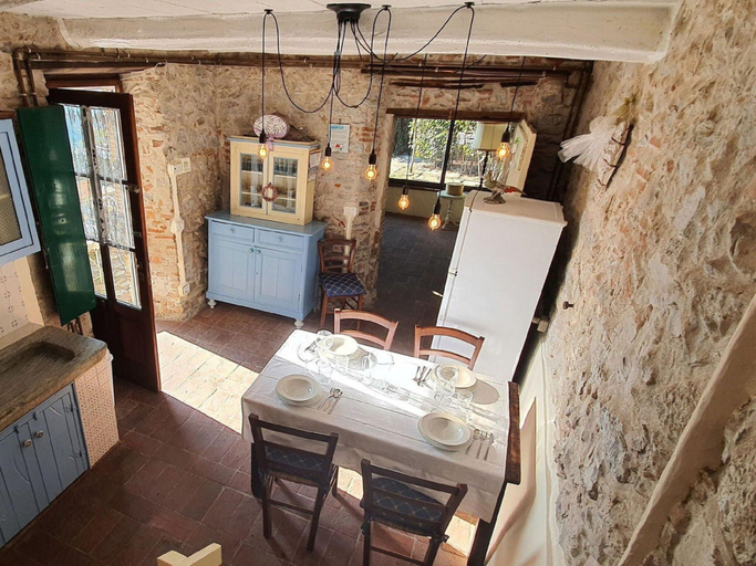 Dining 2, Stone House in Chiatri With Lake Views, Lucca