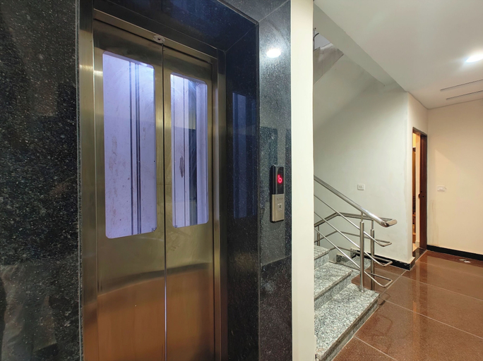 Elevator, Hotel Kashika Inn Varanasi, Varanasi