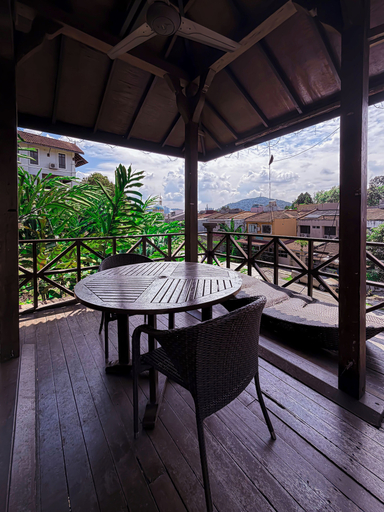 Terrace/patio 2, Serene Palm Heritage Tropical Villa, Ampang