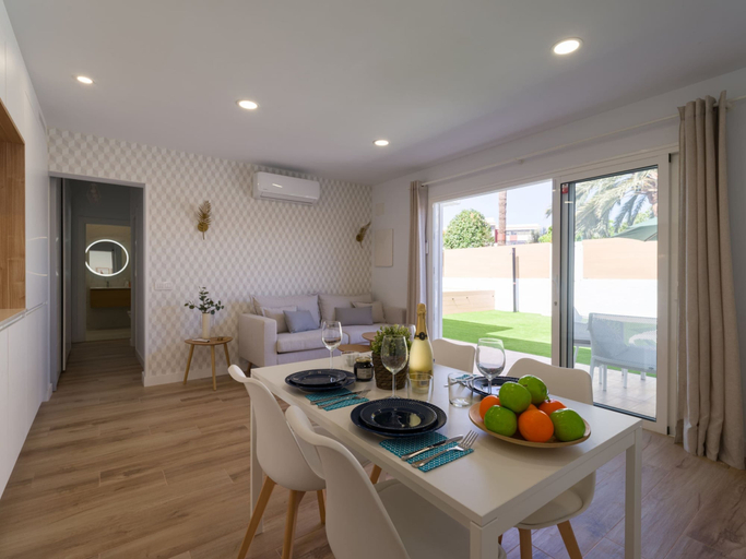 Others 5, Bungalow Near Yumbo & Playa del Ingles Beach, Las Palmas