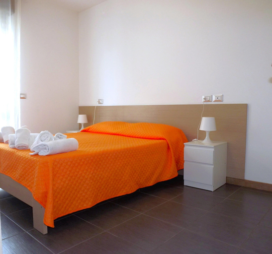 Room 4, Apartment in Martinsicuro Near Beaches, Teramo