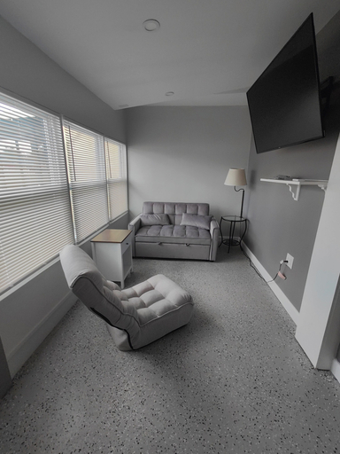 Interior 4, 4544 Auburn Ave, Lee