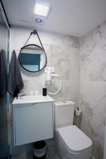 Bathroom 3, JVO HOSTAL SL, Madrid