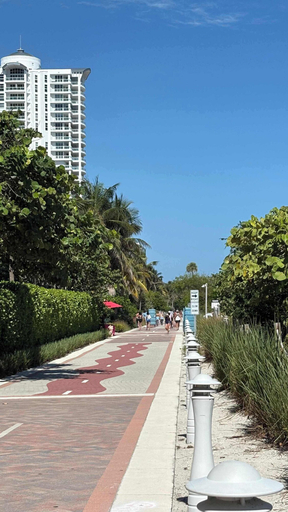 Room 5, Art Deco Gem by the Beach King Bed Parking, Miami-Dade