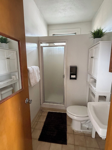 Bathroom 3, Central YMCA Residences, Honolulu