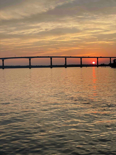 Room 4, Solomons Island 6BR Family Getaway, Calvert