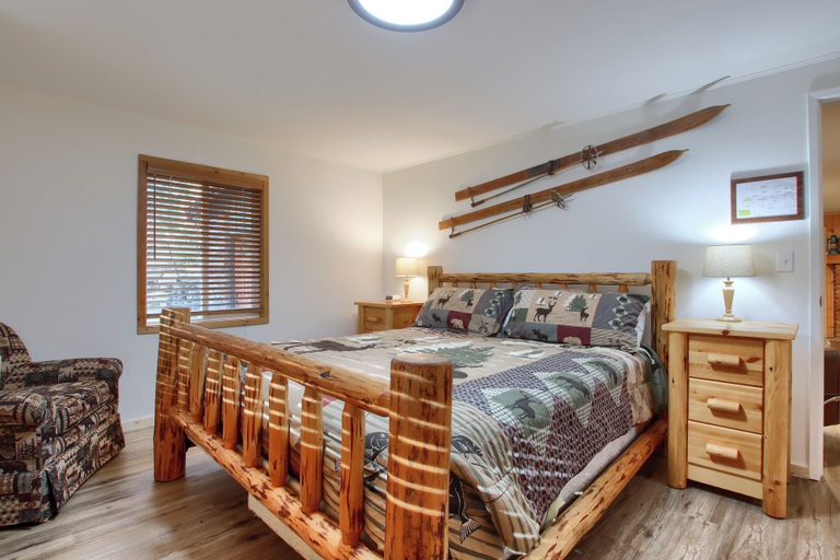 Interior 4, The Little Creek Cabin, Mariposa