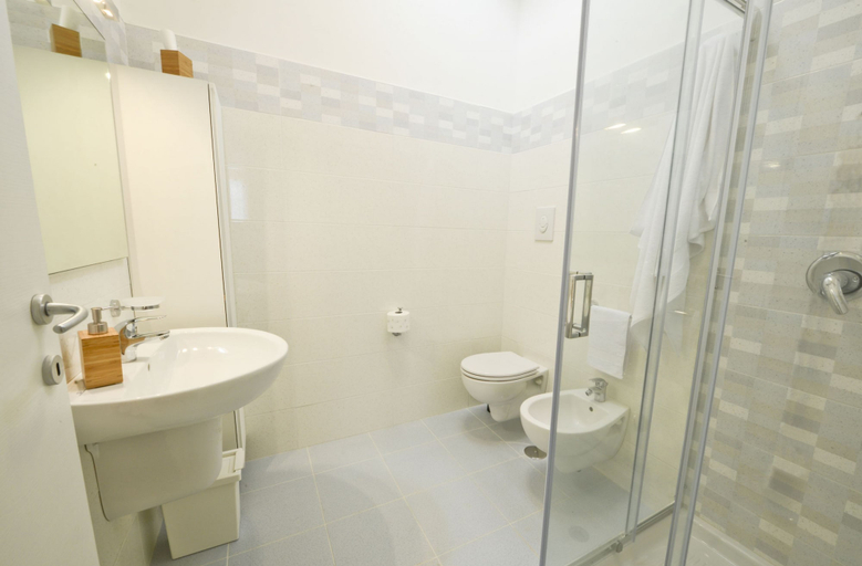Bathroom 4, Blue Sea - Villa Scirocco 33 - Locz, Brindisi