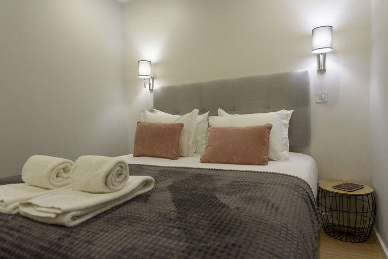 Room 2, RA - S o Jo o 2 in Oporto, Porto