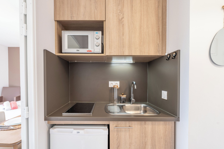 Private kitchen 5, Quality Aparthotel Lyon L'Isle-d’Abeau, Isère