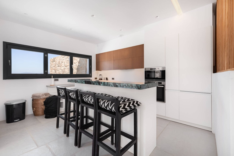 Room 2, Martinez in Mykonos With 5 Bedrooms and 4 5 Bathrooms, South Aegean