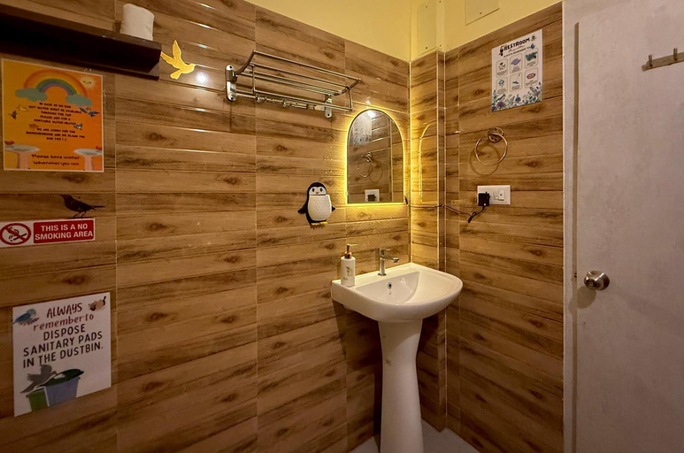 Bathroom 2, Three Little Birds Homestay, Kamrup Metropolitan