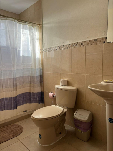 Bathroom 4, Hacienda Apartments near the beach