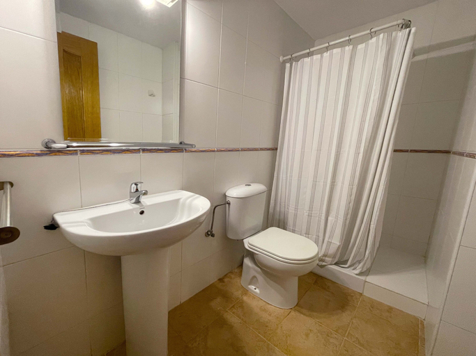 Bathroom 2, Apartamentos el Pilar Suites 3000, Zaragoza