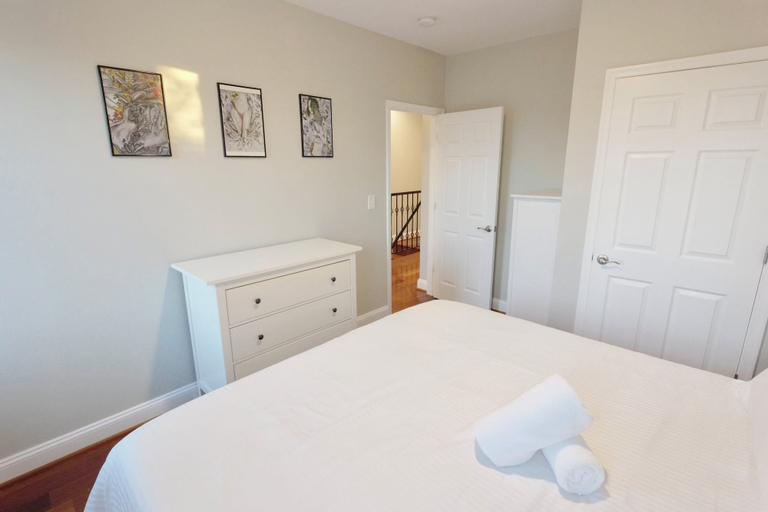 Interior 5, Pretty in Petworth-walkable to Metro & Restaurants, Washington D.C.