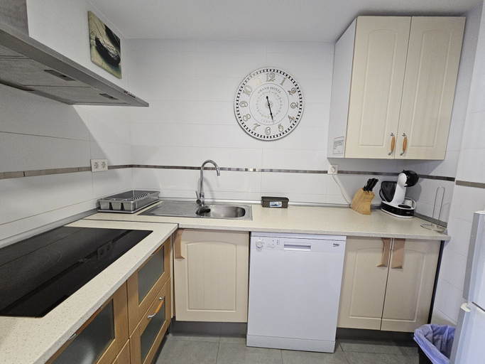 Private kitchen 5, Beach Escape for 6 in Benidorm, Alicante