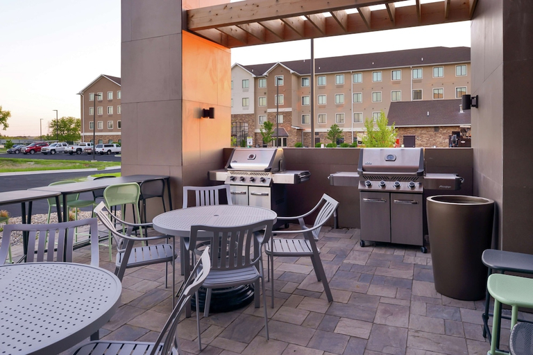 Food & Drinks 5, Home2 Suites By Hilton Merrillville, Lake