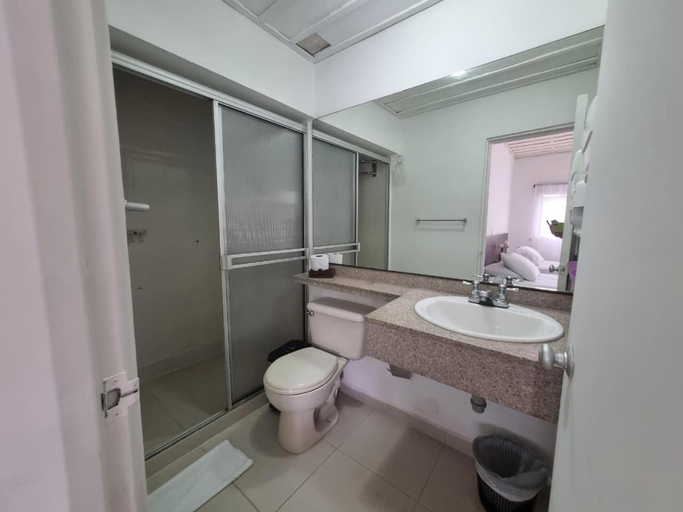 Bathroom 2, La Floresta Hotel Campestre, Armenia