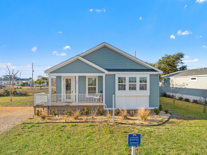Terrace/patio 3, Beach House - C Shucker by PHG, Bay