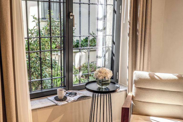 Living area 4, Seety Porta Romana Statue, Milano