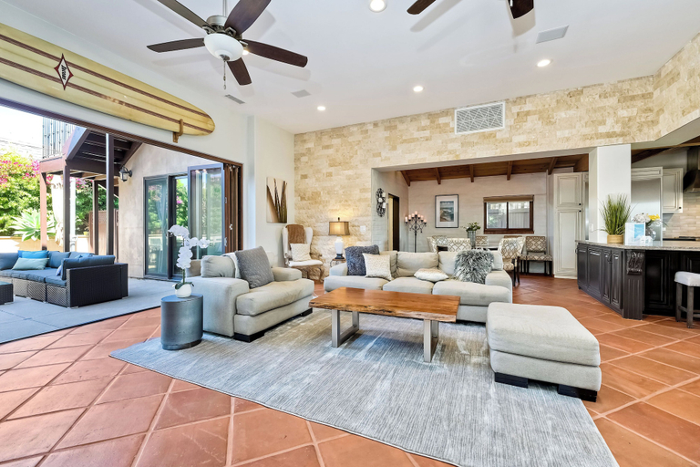 Interior 3, 5194 Carlsbad Lower, San Diego