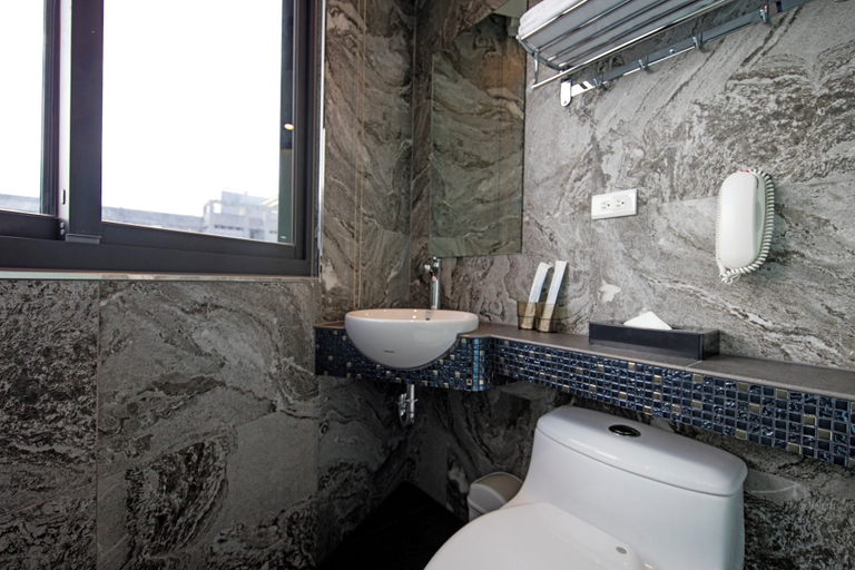 Bathroom 3, 35APT, Taipei City