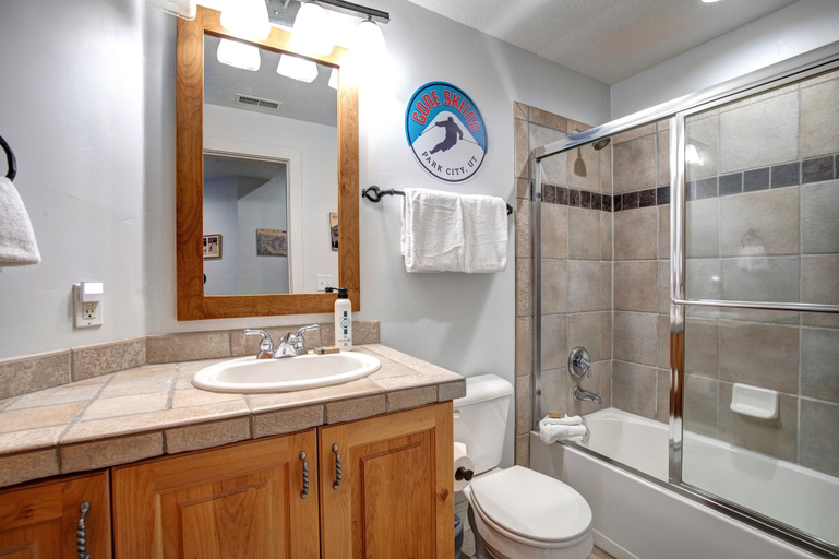 Bathroom 3, Town Pointe A105 3 Bedroom Condo, Summit