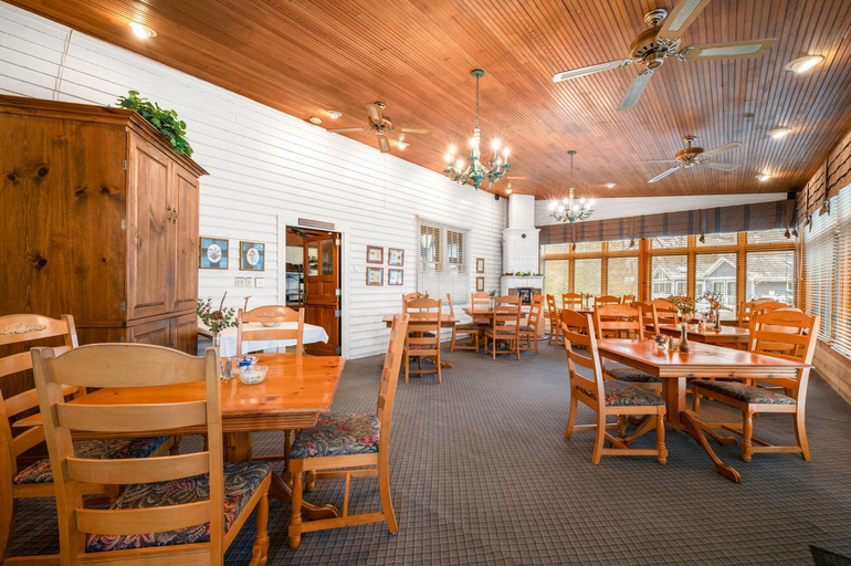 Food & Drinks 4, The Inn at Union Pier, Berrien